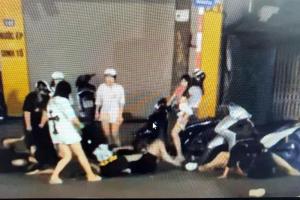 Nguyên nhân 12 thiếu nữ đánh nhau giữa đường ở Hà Nội