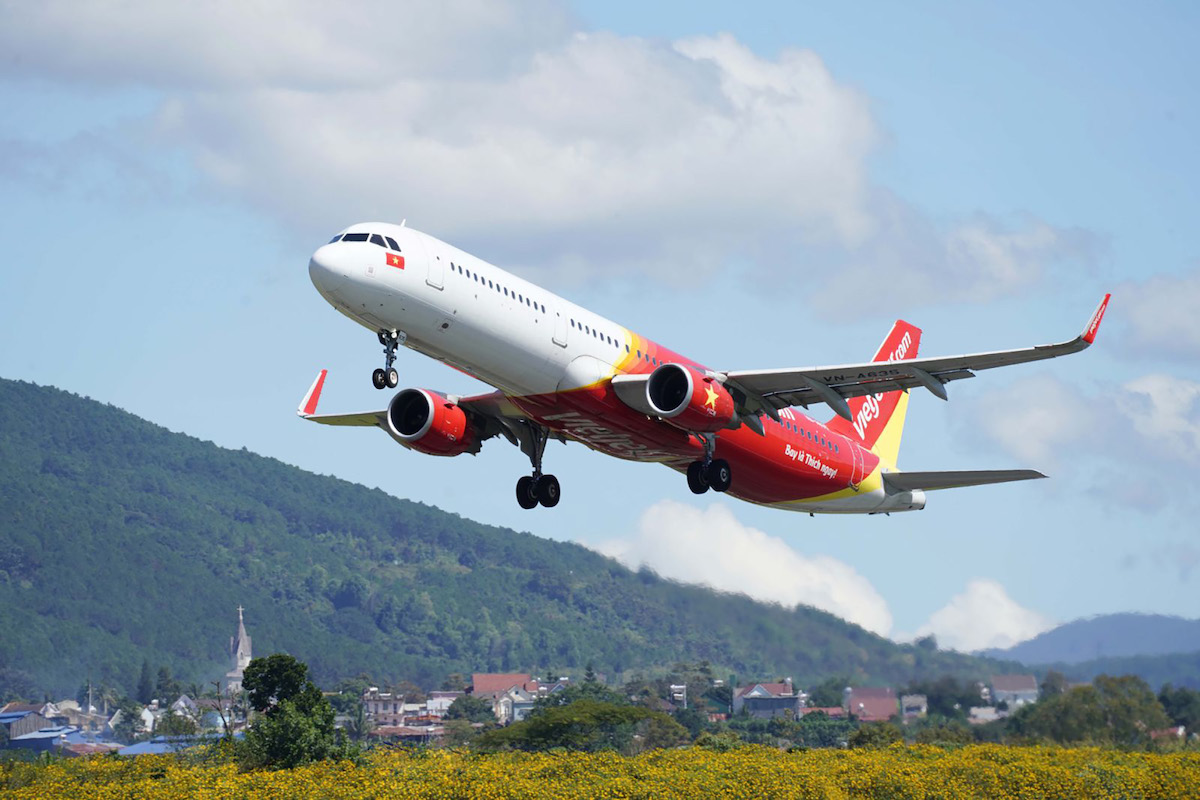 Vietjet báo lãi 100 tỷ đồng