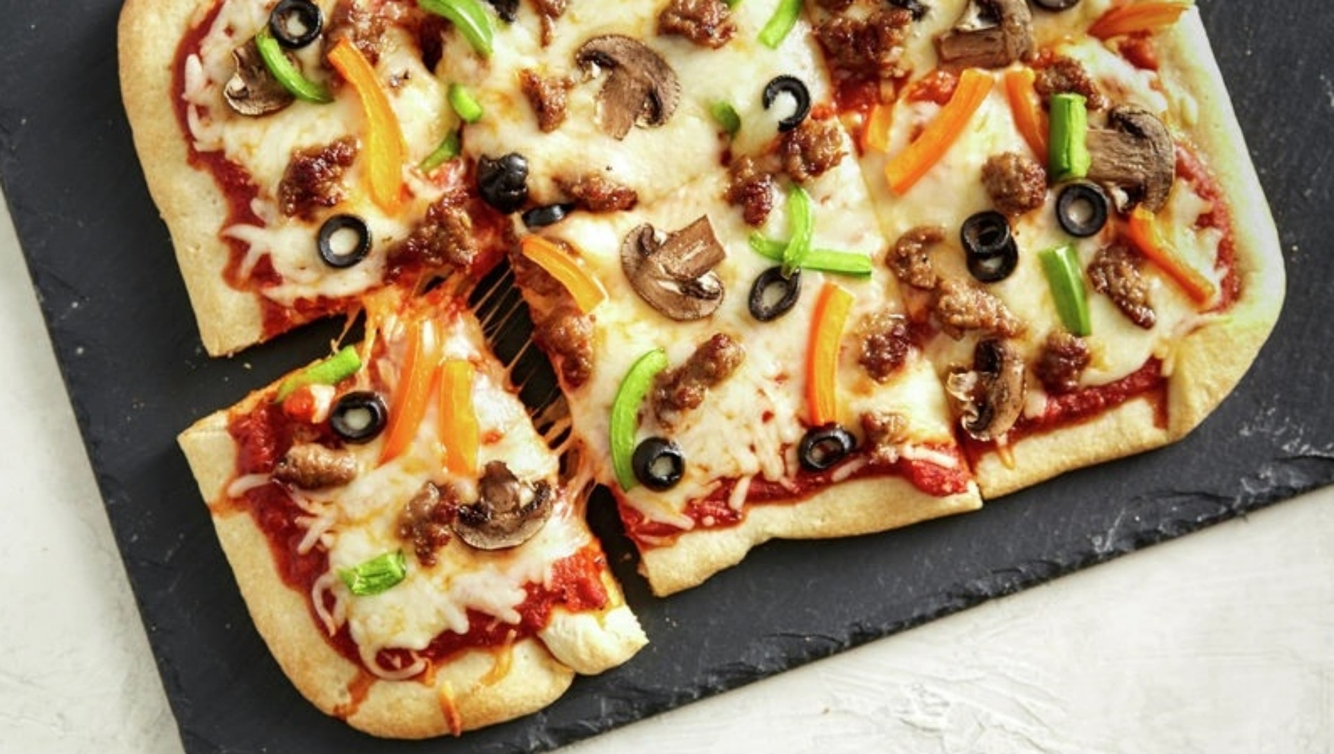 Làm pizza không cần lò nướng