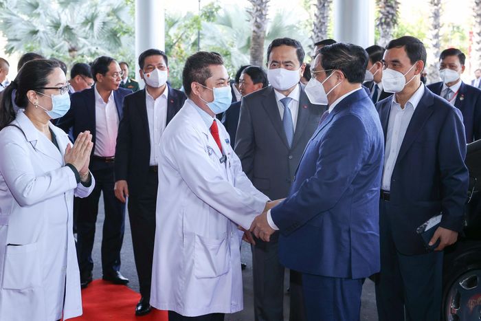 Thủ tướng Phạm Minh Chính thăm Bệnh viện Chợ Rẫy Phnom Penh