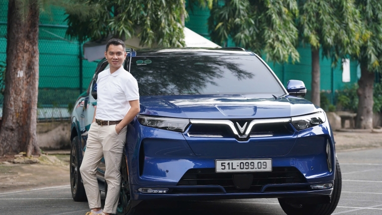 Trải nghiệm VinFast VF 9 chuẩn thương gia, cả gia đình “quay xe” mê ô tô điện